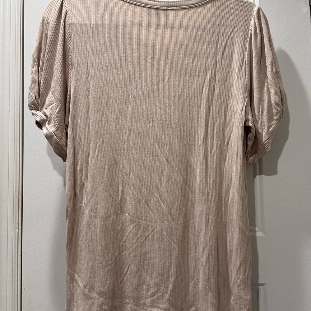 LOFT Outlet Women's Light Taupe Short Sleeve Tee - Picture 5 of 6